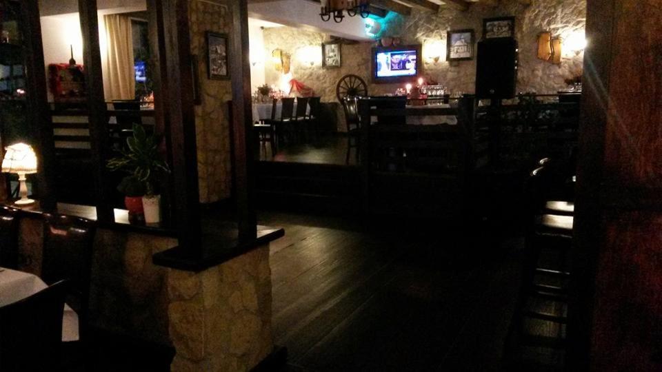Piatra Neamţ 卡萨德鲁每图雷旅馆酒店 外观 照片